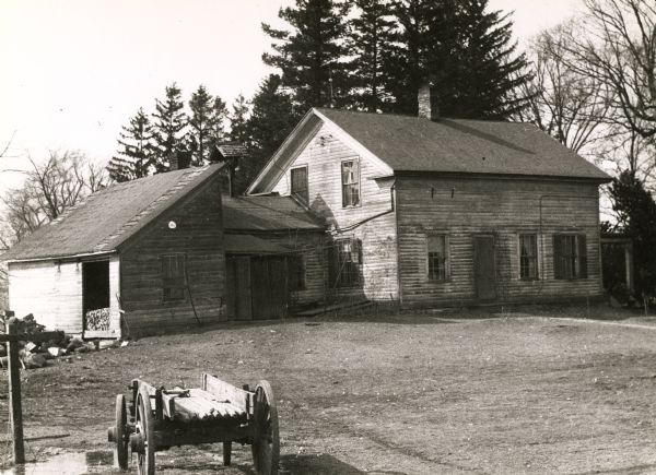 The Jones house was built in 1867 by William L. Jones who moved to Wisconsin from New York. The carpenter for the home was Mr. William Seeley, a Yankee.