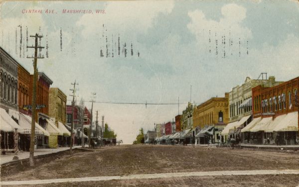 View down Central Avenue in Marshfield. Caption reads: "Central Ave., Marshfield, Wis."