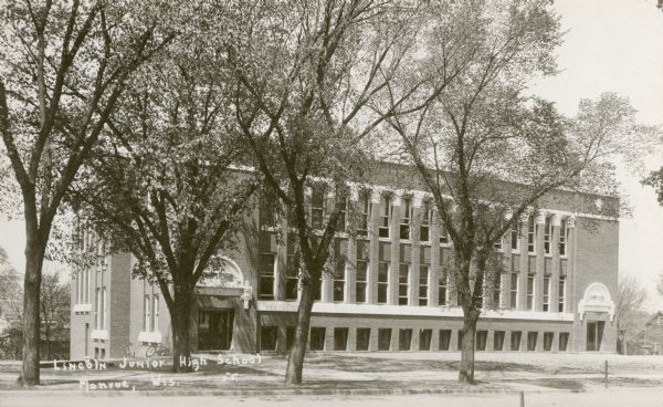 The Lincoln Junior High School in Monroe, razed in 1976. Designed by Claude and Starck.