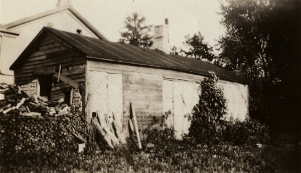 A house, probably one of the earliest in the area, located near Luther Valley. Adjoining property belonging to a family named Clausen (at the time of the photograph).