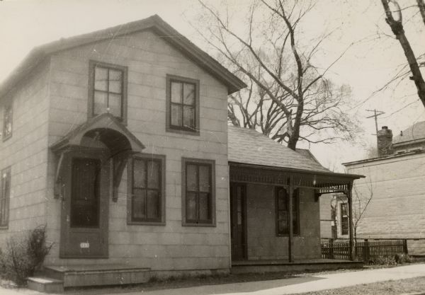 "Gen." Wooster Harrison house, built in 1835. It was reported to have housed Abraham Lincoln overnight.