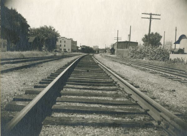 Chicago and Northwestern Railroad (CN&W) tracks between Brearly and Ingersoll Streets.