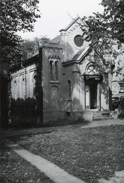 The "Gates of Heaven Synagogue," 214 West Washington Avenue, on its original site prior to the move to James Madison Park.
