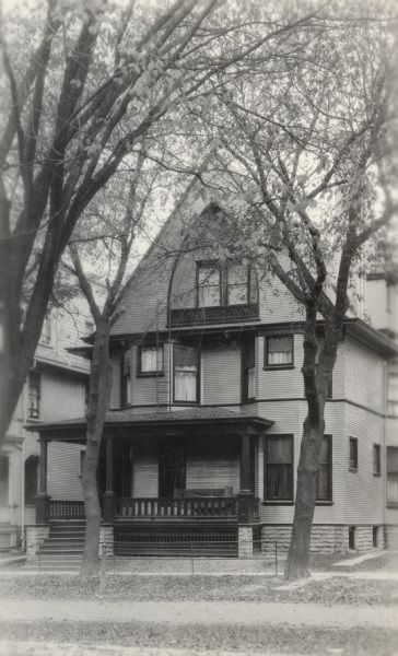 609 North Lake Street, built in 1896 for J. Morgan Clements.  From 1904-1909 it served as the Phi Gamma Delta fraternity house.  The Alpha Sigma Phi fraternity used the residence from 1909-1911 and again from 1923-1925.