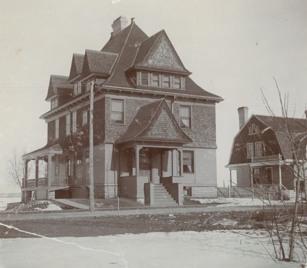 616 Mendota Court, built in 1893 for Miss Blanchard Harper. It was occupied shortly thereafter by various fraternities. The Delta Tau Delta chapter used the house from 1902 until it was demolished in 1911, then erected a new house on the site, which it occupied until 1943.