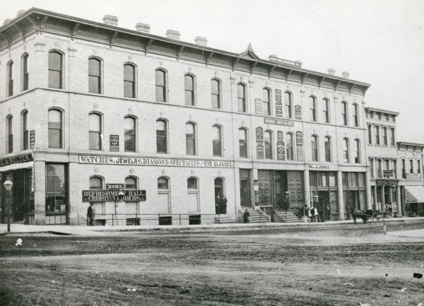 An exterior view of the first Tenney Building, located at South Pinckney and East Main Streets.