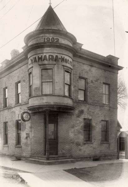 The Yahara Hotel, built in 1902, located at 1524 East Williamson Street. It later became Mickey's Tavern.