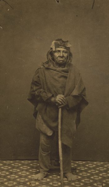 An unidentified Native American man from the Clallum tribe.
