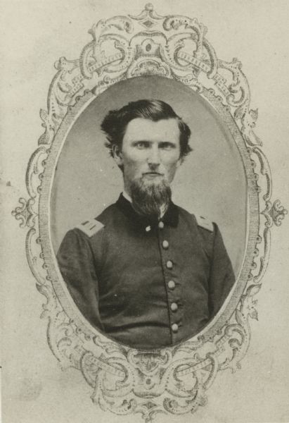 Oval framed, waist-up portrait of an unidentified Union soldier.