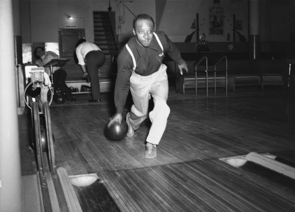 Isaiah Pyant bowling.