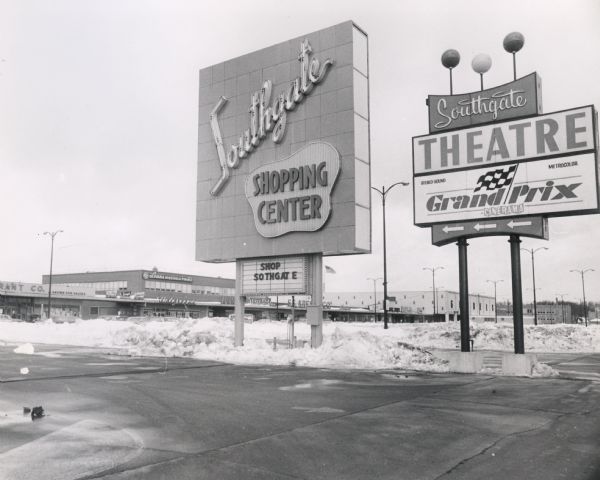 Shopping Mall in Milwaukee, WI Area