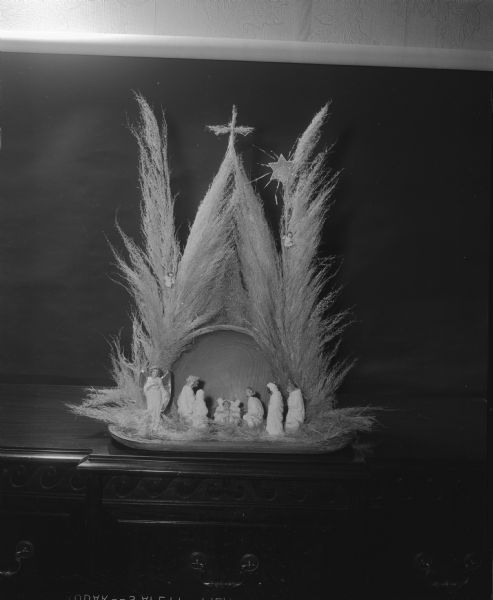 Nativity creche (belonging to Mrs. Fred Chamberlin, 3475 West Belt Line?).