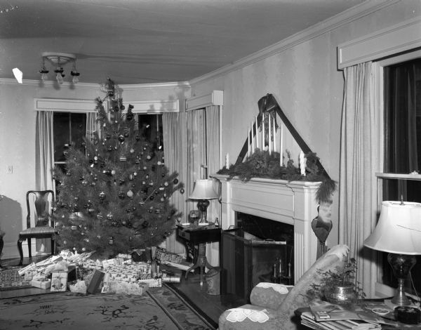 The living room of the Arthur Vinje home at 2800 Mason Street, with the family Christmas tree and other holiday decorations.