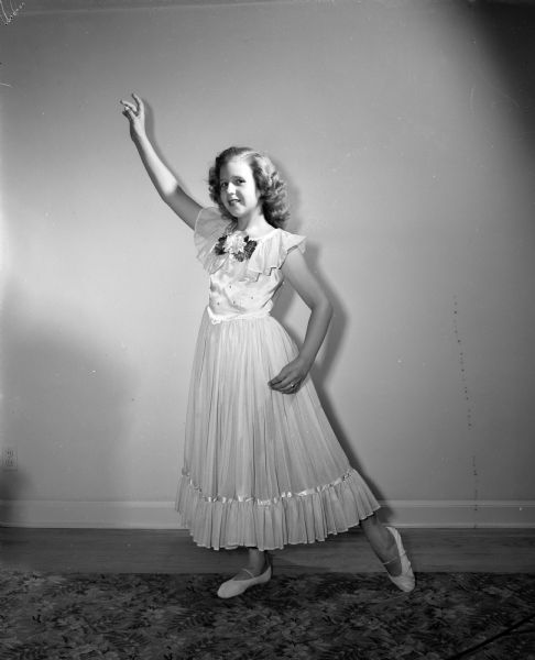 Portrait of Monie Archie (?) University of Wisconsin instructor, in dance costume.