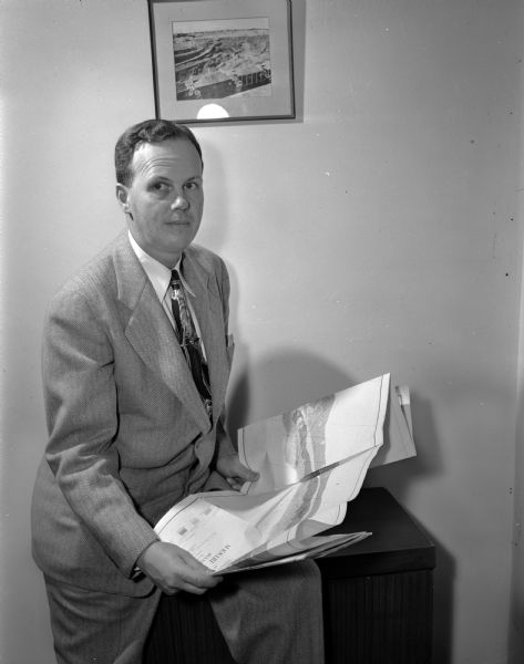 Portrait of Francis F. Bowman Jr., chair of the 1949 Madison Community Chest budget committee. Mr. Bowman is a mining engineer with the Mesabi-Mineral Association.