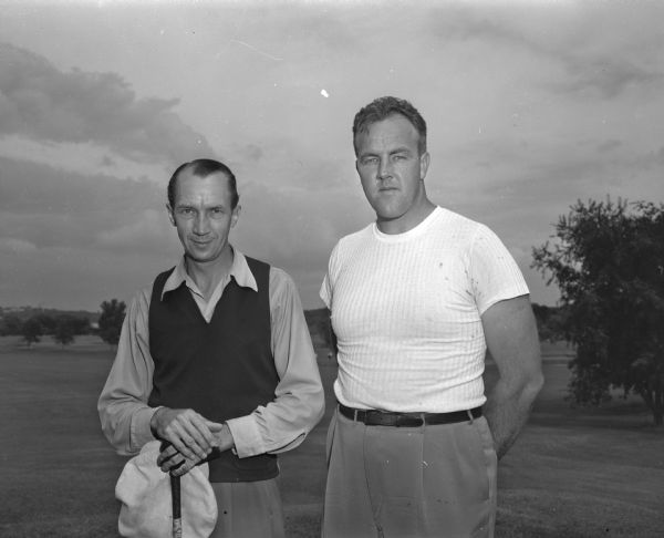 Bill Garrott, right, who defeated Dave Reimer, left, for the championship of the Nakoma Country Club.