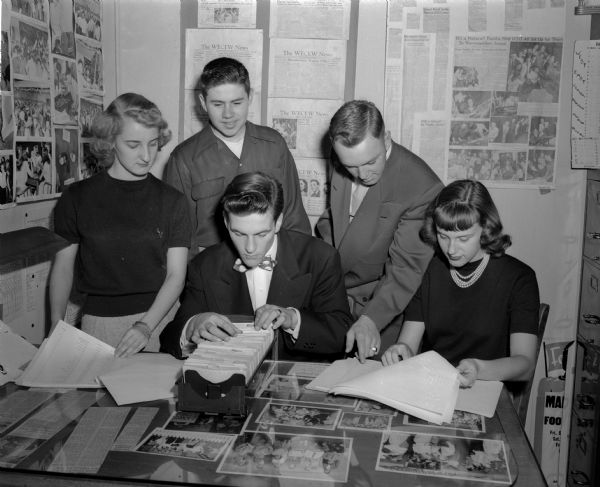 Newly-elected officers of the LOFT executive council are Lola Beale, recording secretary; Bob Carpenter, president and Ruth Leuthner, corresponding secretary. Standing behind them are Dick Brilliott, vice-president and Dan Crawford, treasurer. They are representatives from East High, Central High and Edgewood High School.