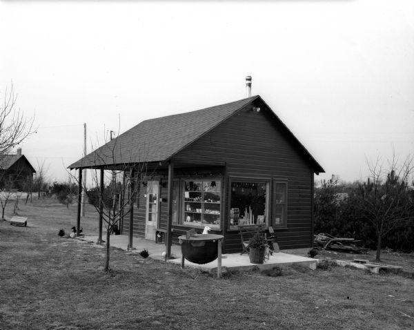 Exterior view of Ralph Jacobs' gift shop on County Highway PB in the town of Verona.