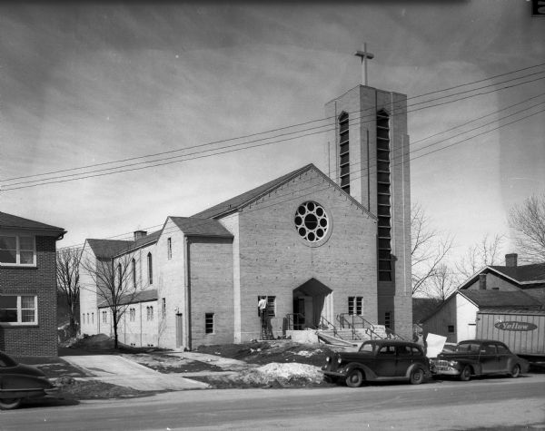 Exterior view of the new First Baptist Church, 518 North Franklin Avenue.
