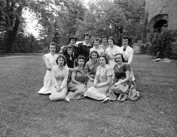 Edgewood College graduates 15 from Madison. First row left to right:  Mary Williams, Margaret Schaub, Janet Esser, Jo Ann Harwell, Susan Hunt.
Second row:  Dorothy Richards, Ruth Leuthner, Margaret Fahey, Marilyn Ludlow, Mary Reynolds.  Back row:  Catherine McNamara, Genevieve Kuehn, Ann Holmes. (Not shown are Ann Boberschmidt and Rita Heiser.)
