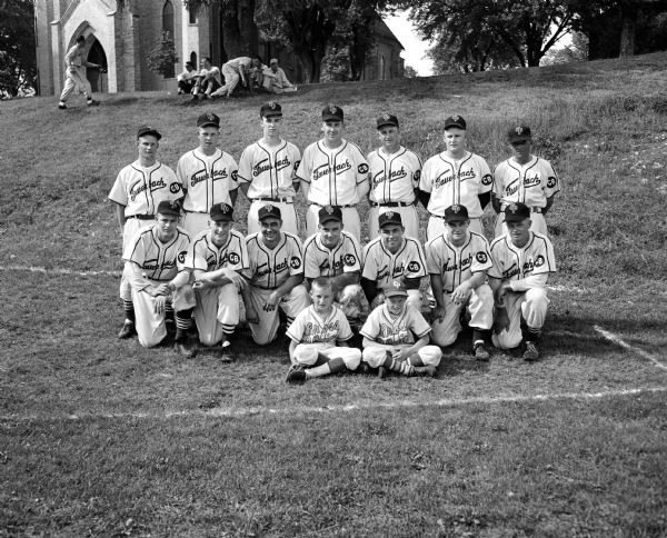 Group portrait of the Cross Plains "Fauerbach" baseball team.