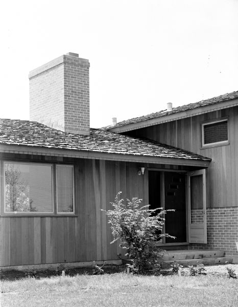 A shake roof at the new home featured at 5513 Raymond Road. The house was built by Marshall Erdman for the 1956 Parade of homes.