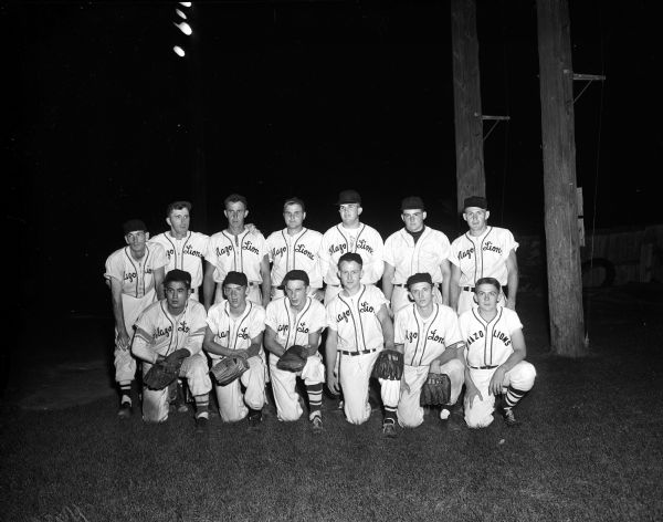 Group portrait of the Mazomanie "Lions" baseball team.