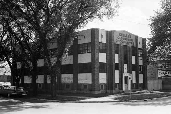 Exterior view of Keeley 's Old Fashion Chocolates Building, located at 949 East Washington Avenue.  The structure was built in 1919 and the business closed in 1956.