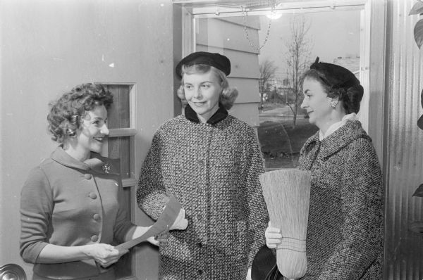 Group portrait of Geraldine Nestigen with Carol Burns and Wansleigh Gotstein.