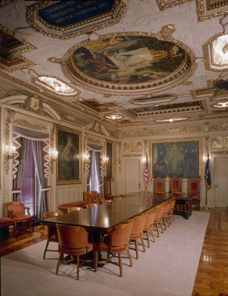 Governor's Conference Room, in the Wisconsin State Capitol, before restoration. The original mahogany walls were painted to lighten the room.