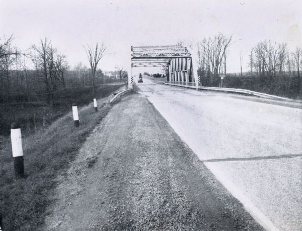 Bridge over the Yellow River, looking north on State Highway 13.