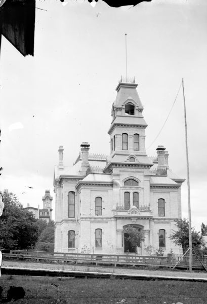 Exterior view of the Jackson County Courthouse.