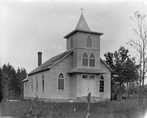 Front view of Baptist Church.