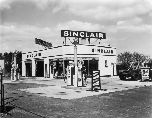 Exterior of Sinclair gas station on Highway 12, owned by Martin Platt.
