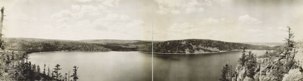 Panoramic view of Devil's Lake.