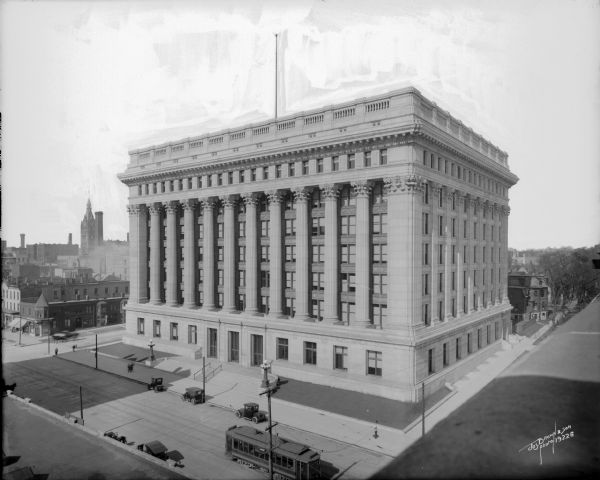 The Northwestern Mutual Life Insurance home office on the northeast corner of E. Wisconsin Avenue and N. Van Buren Street.