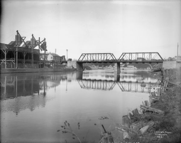 Looking up the Milwaukee River to the Humboldt Avenue bridge, with the North Avenue dam in the background.