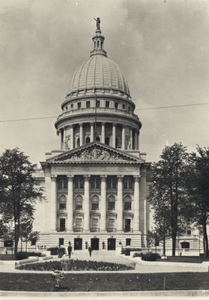 View of Capitol building from corner of Main and Carroll Streets.