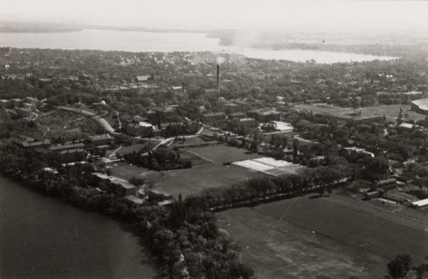 View towards southeast of the University of Wisconsin-Madison on isthmus. Lake Mendota is in the lower left corner, and Lake Monona is in the upper portion.