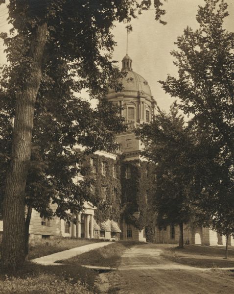 Exterior of Bascom Hall (formerly Main Hall) on the University of Wisconsin-Madison campus. The dome and south wing pictured here were built in 1899.