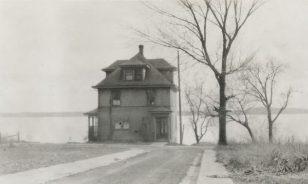 The first Madison home of Richard Lloyd Jones, 941 Harvey Terrace (now called Rutledge Court), on the north shore of Lake Monona.