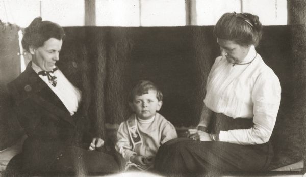 Richard Lloyd Jones "Dick" sits between "Aunt Mary," left, and his mother, Georgia Lloyd Jones, right.