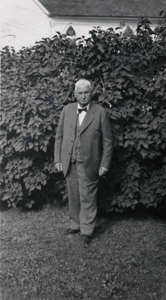 German-born Charles Windolph, a Medal of Honor winner, a veteran of the Seventh Cavalry, and the last living survivor of the Big Horn Campaign, photographed about one year before his death.