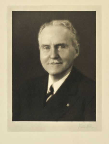 Head and shoulders portrait of George Van Ingram Brown, Milwaukee plastic surgeon.