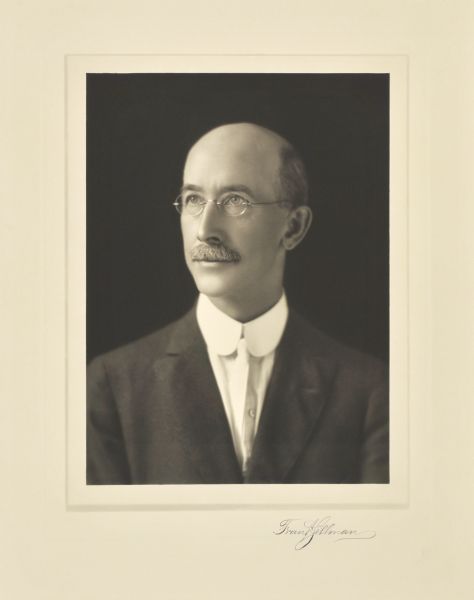 Quarter-length studio portrait of Frank Arthur Sillman, Milwaukee accountant.