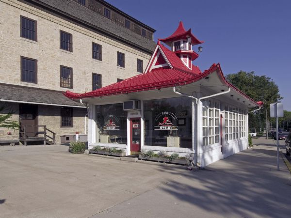 Alexander C. Eschweiler, a well-known architect in Milwaukee, designed this exotic station for the Wadhams Oil and Grease Company of Milwaukee in 1926.