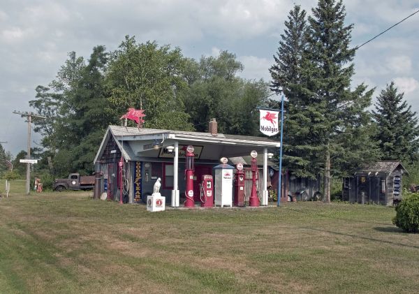 Built in the 1920s by Fred Long, the station located at 9932 County Trunk Highway M served farmers from the surrounding area and housed a small general store that carried groceries, hardware, supplies, and gasoline.