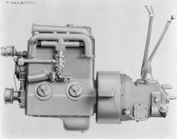 Side view of engine, with control levers on the right.