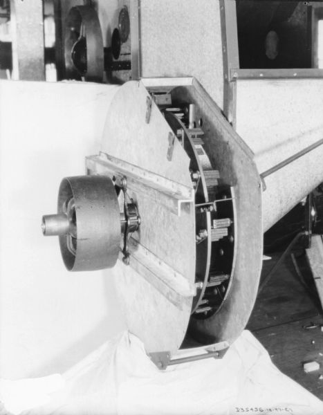 Close-up of a thresher part.
