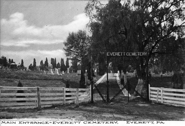 A view of the main entrance to Everett Cemetery.